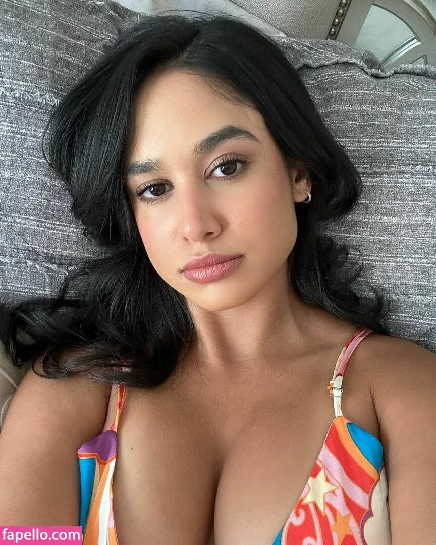 Emily Tosta Onlyfans Photo Gallery 