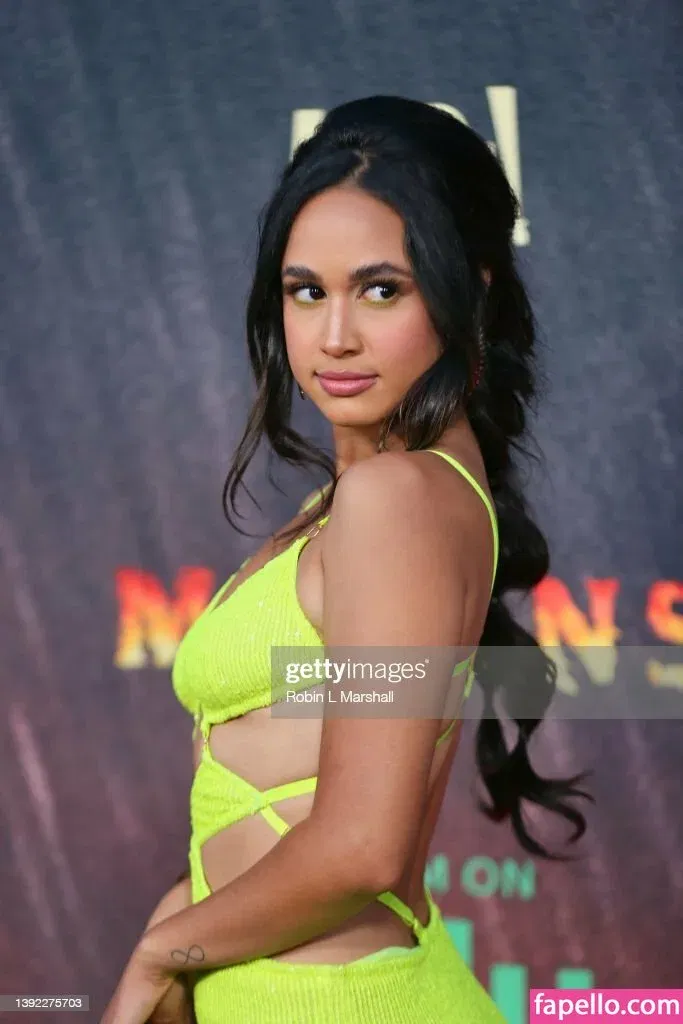 Emily Tosta Onlyfans Photo Gallery 