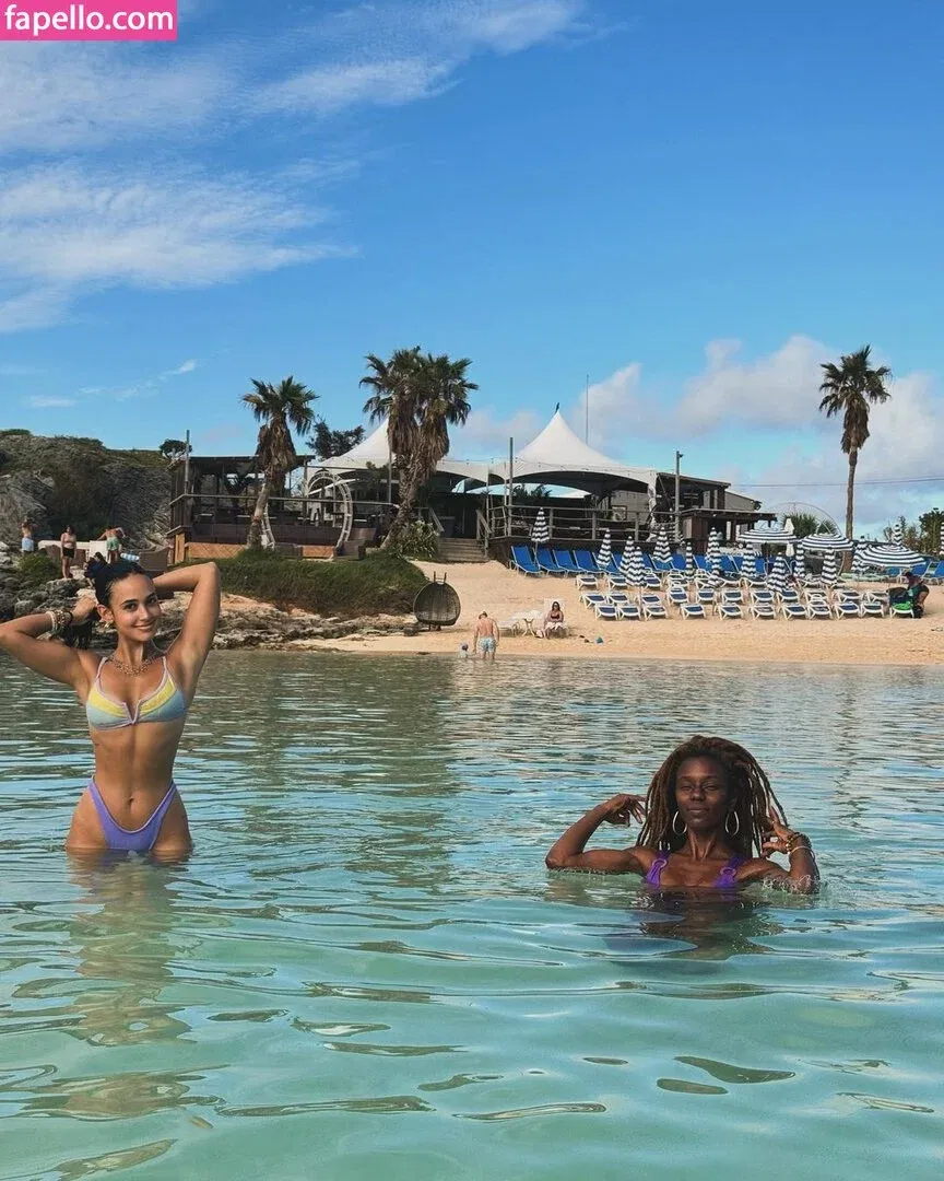 Emily Tosta Onlyfans Photo Gallery 