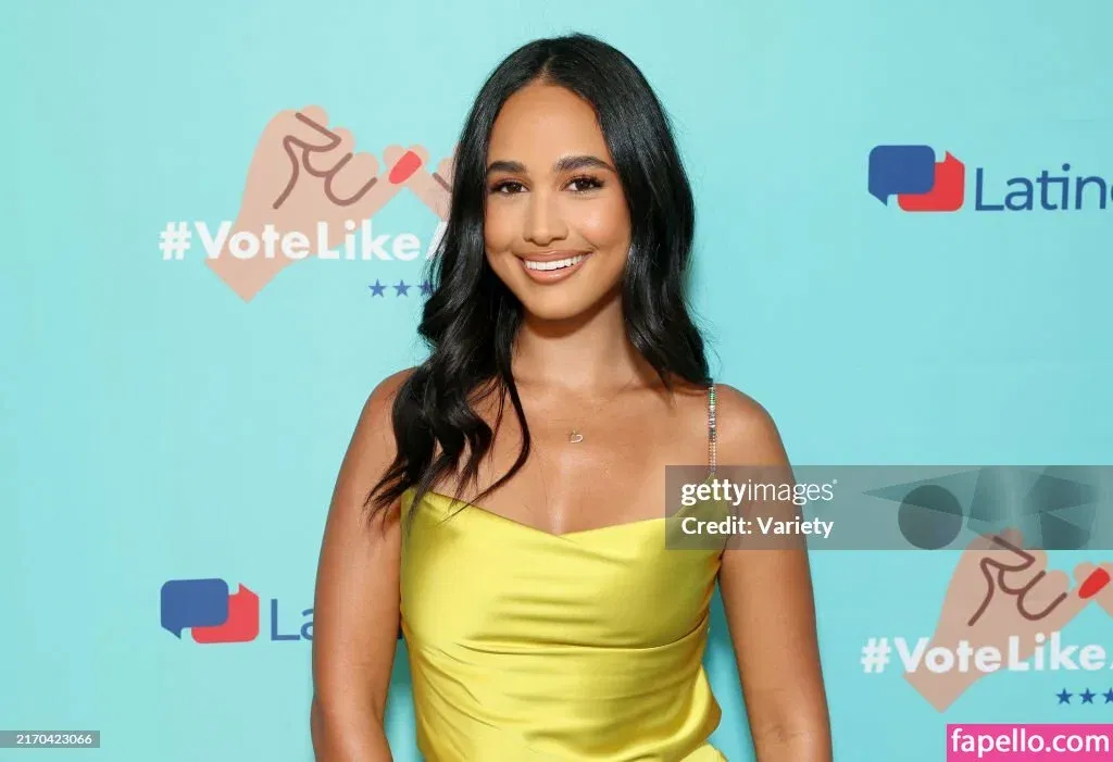 Emily Tosta Onlyfans Photo Gallery 