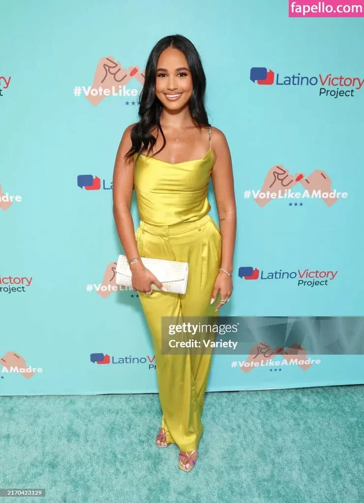 Emily Tosta Onlyfans Photo Gallery 