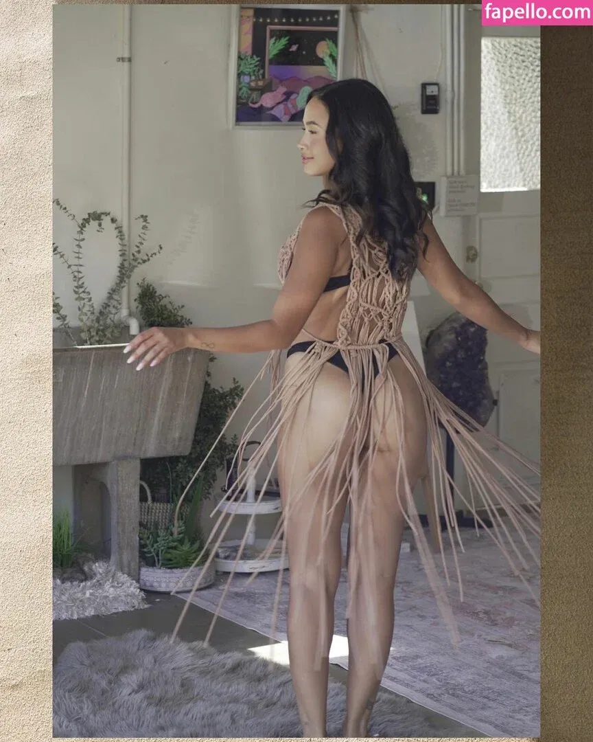 Emily Tosta Onlyfans Photo Gallery 