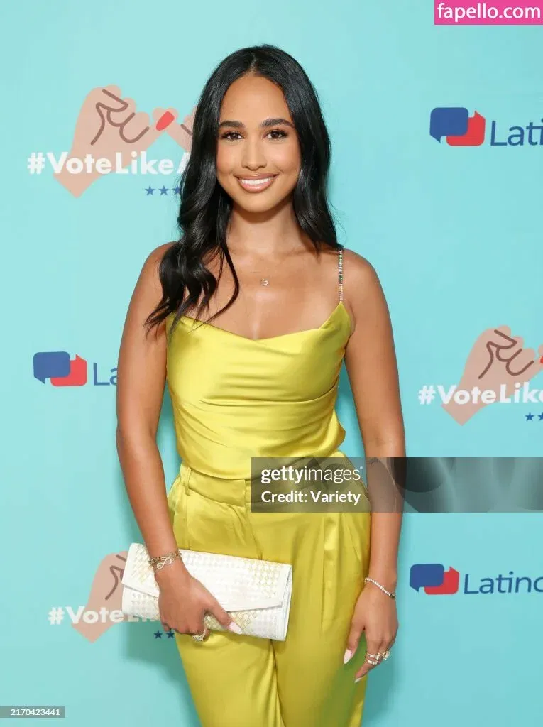 Emily Tosta Onlyfans Photo Gallery 