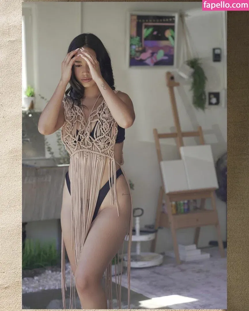 Emily Tosta Onlyfans Photo Gallery 