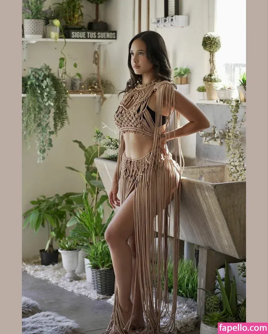 Emily Tosta Onlyfans Photo Gallery 