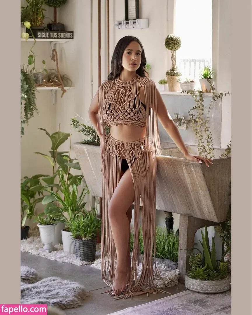 Emily Tosta Onlyfans Photo Gallery 