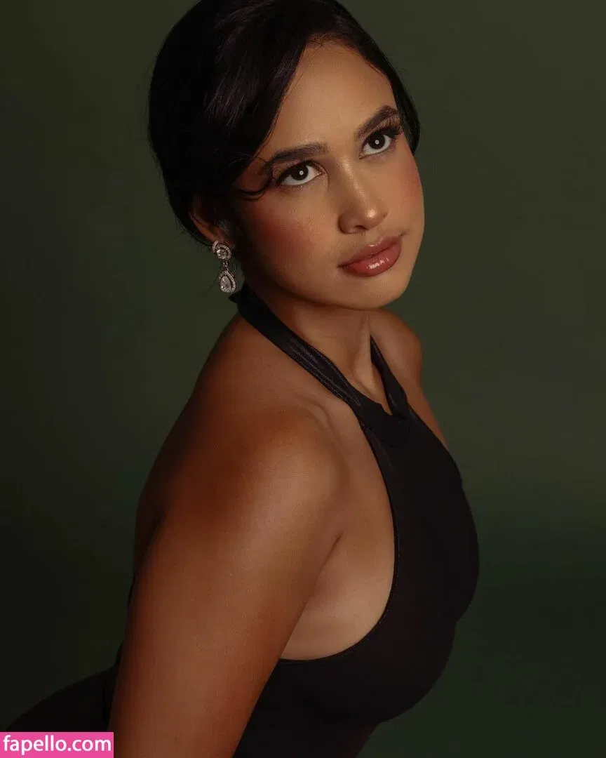 Emily Tosta Onlyfans Photo Gallery 