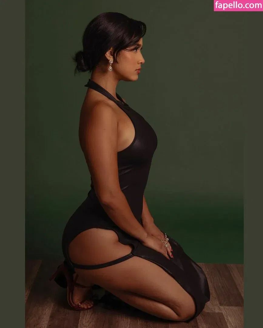 Emily Tosta Onlyfans Photo Gallery 