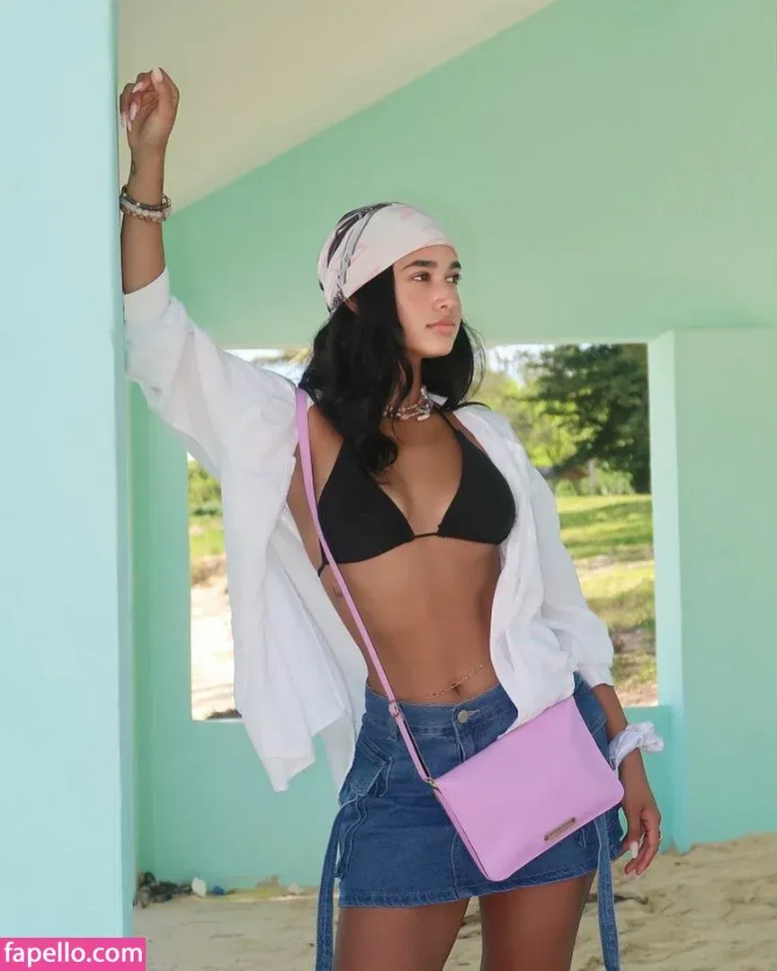 Emily Tosta Onlyfans Photo Gallery 