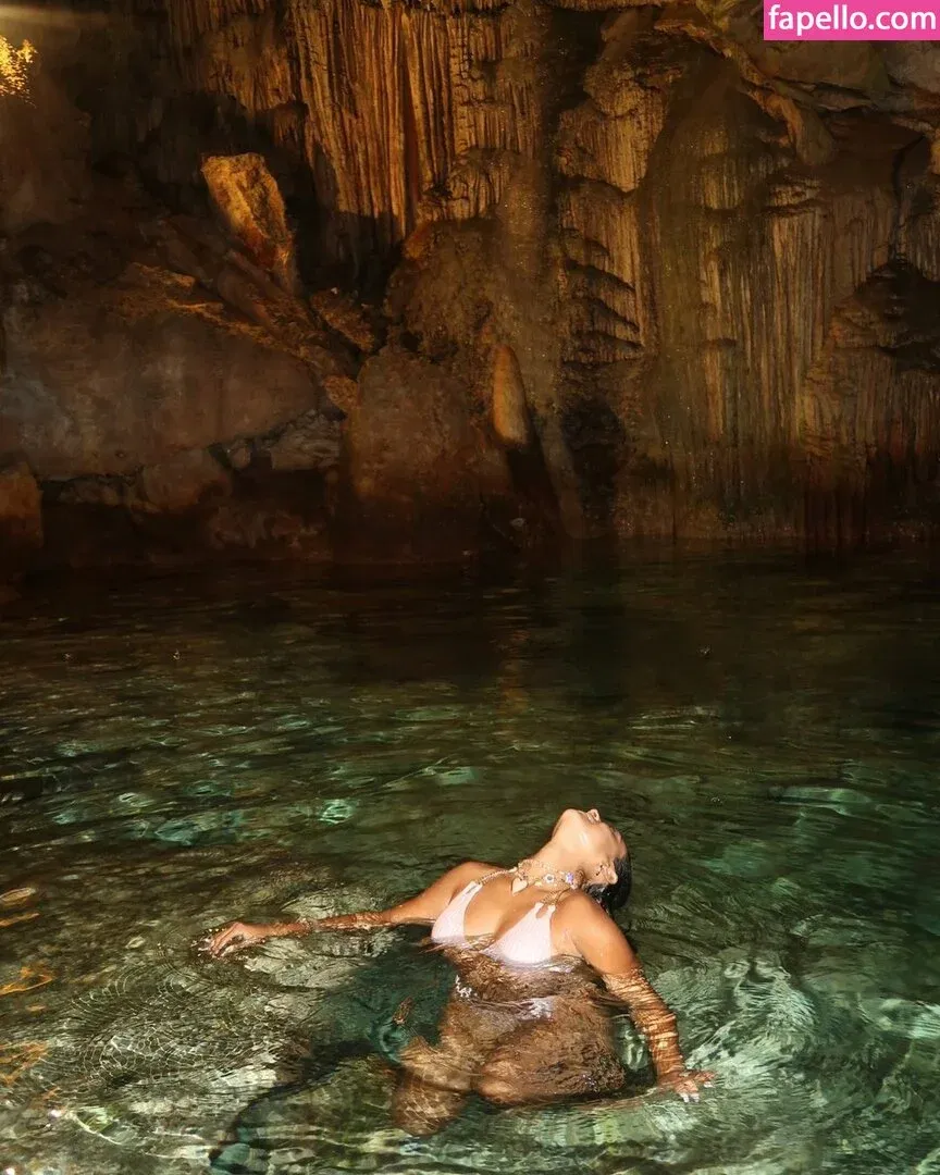 Emily Tosta Onlyfans Photo Gallery 