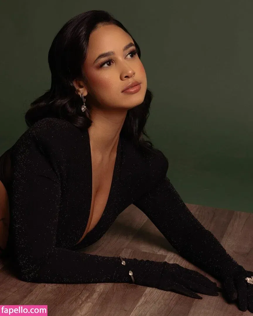 Emily Tosta Onlyfans Photo Gallery 