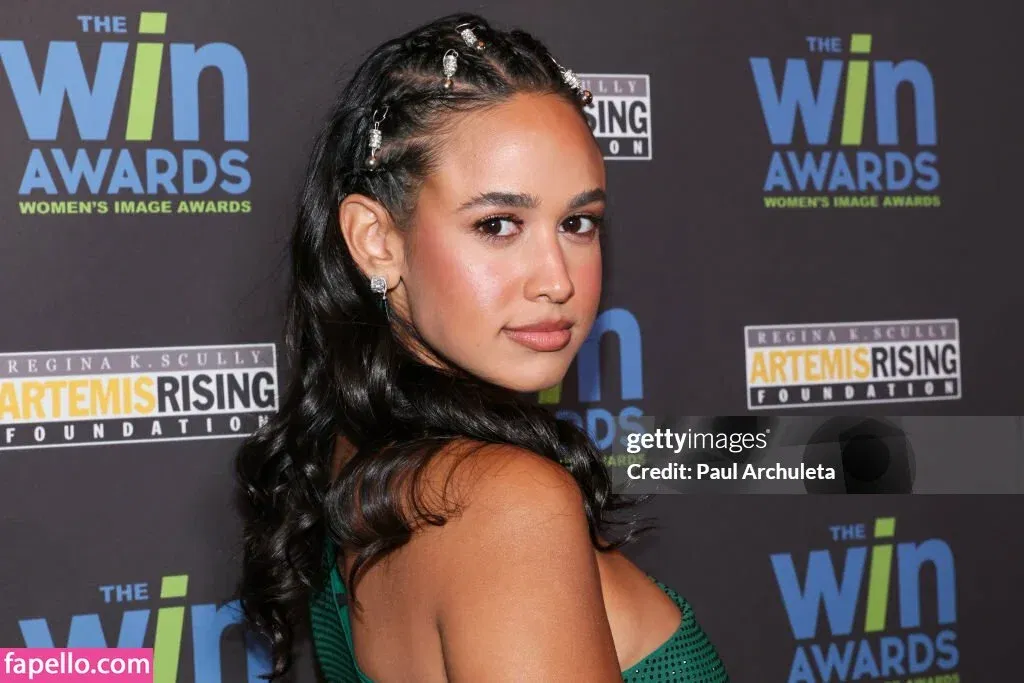 Emily Tosta Onlyfans Photo Gallery 