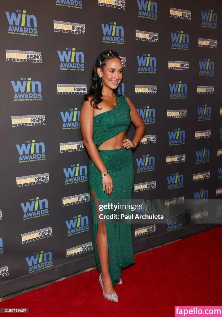 Emily Tosta Onlyfans Photo Gallery 