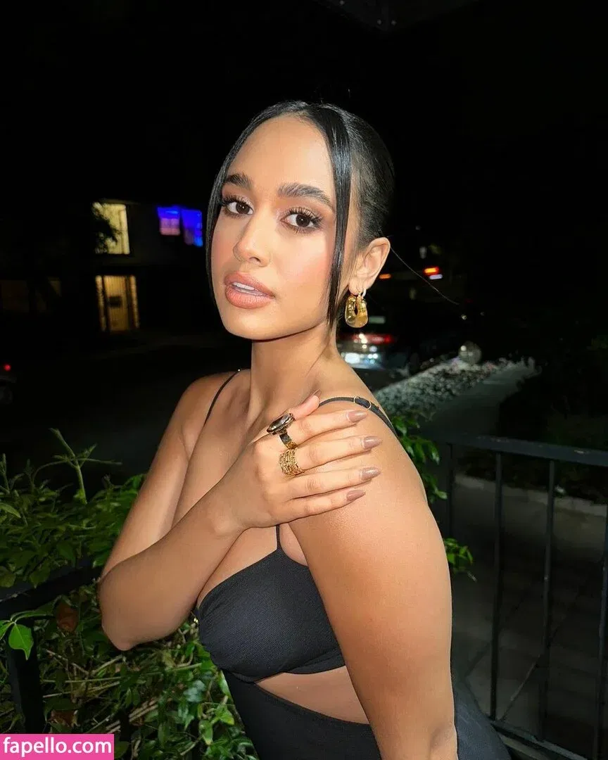 Emily Tosta Onlyfans Photo Gallery 