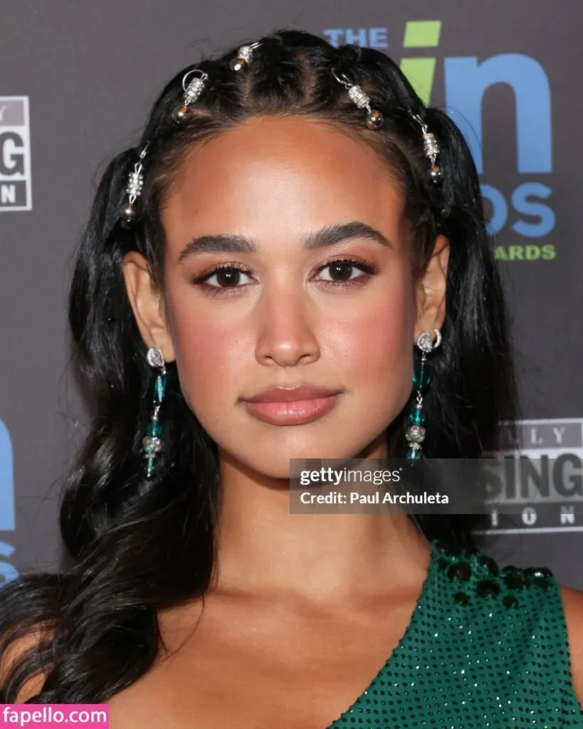 Emily Tosta Onlyfans Photo Gallery 