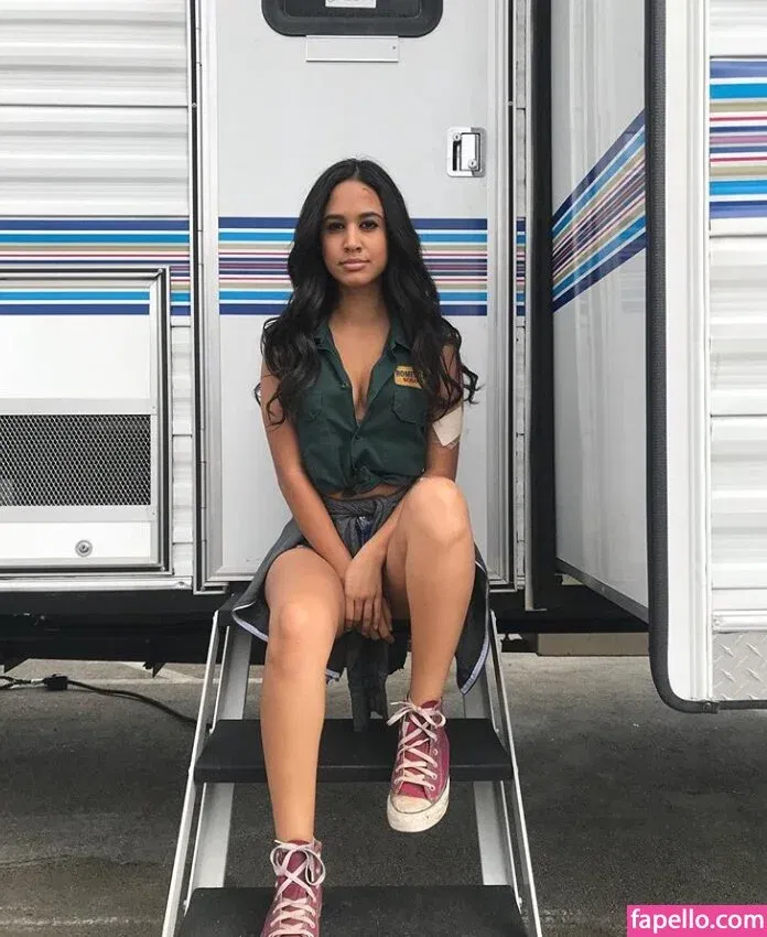 Emily Tosta Onlyfans Photo Gallery 