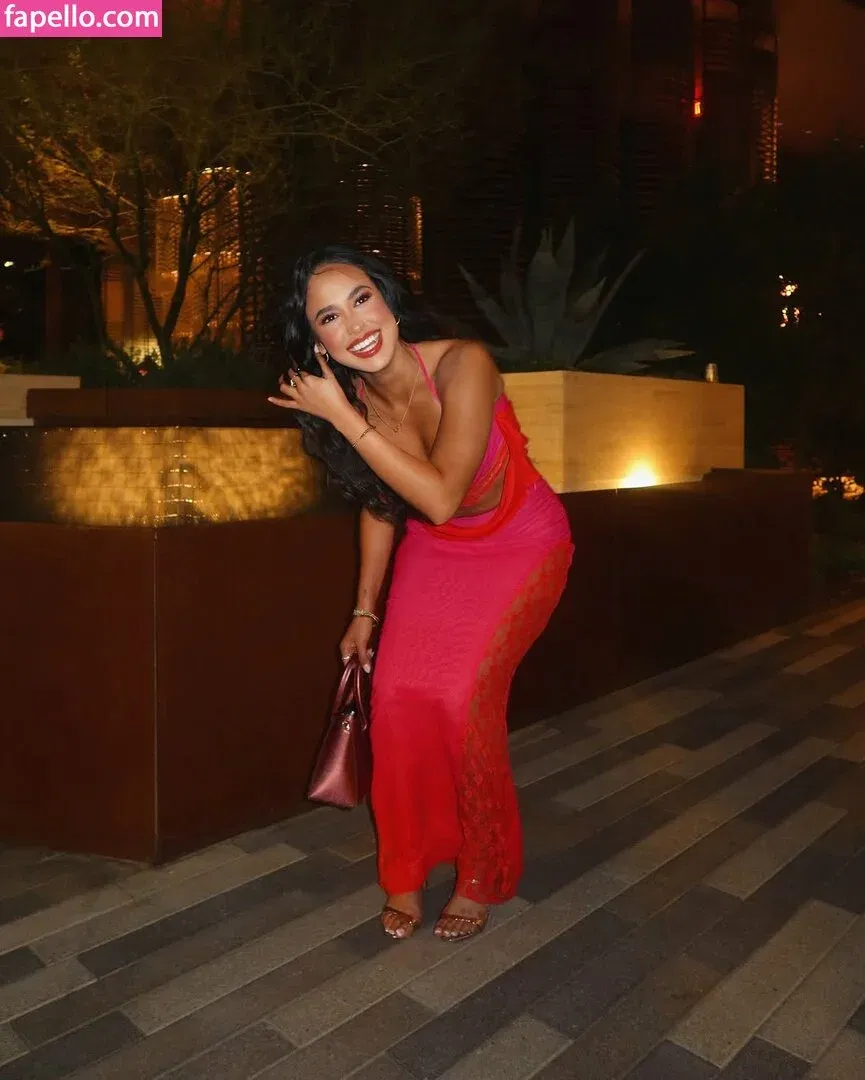 Emily Tosta Onlyfans Photo Gallery 