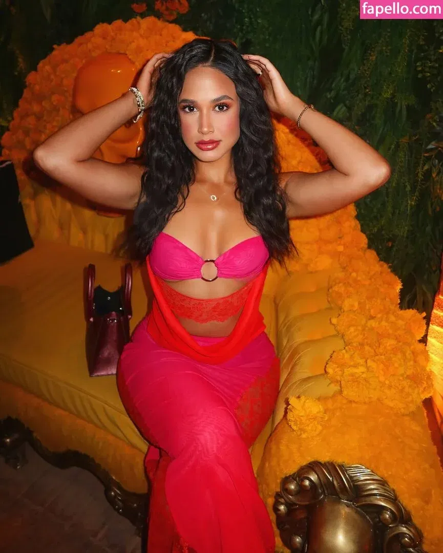 Emily Tosta Onlyfans Photo Gallery 