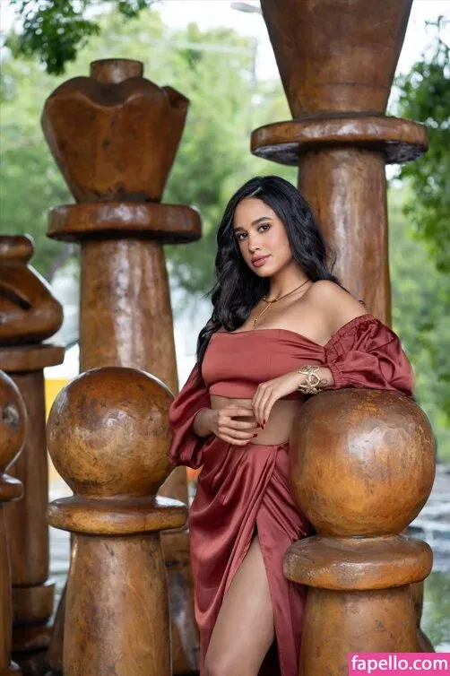 Emily Tosta Onlyfans Photo Gallery 