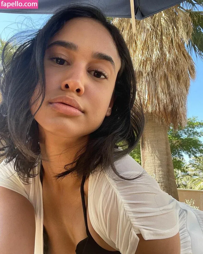 Emily Tosta Onlyfans Photo Gallery 