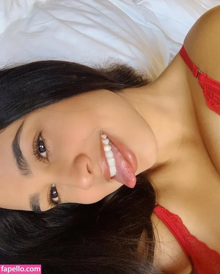 Emily Tosta Onlyfans Photo Gallery 