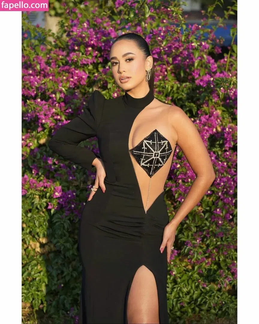 Emily Tosta Onlyfans Photo Gallery 