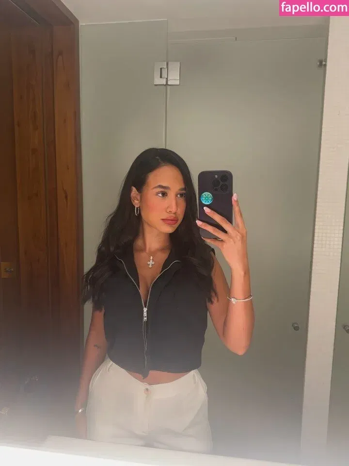 Emily Tosta Onlyfans Photo Gallery 