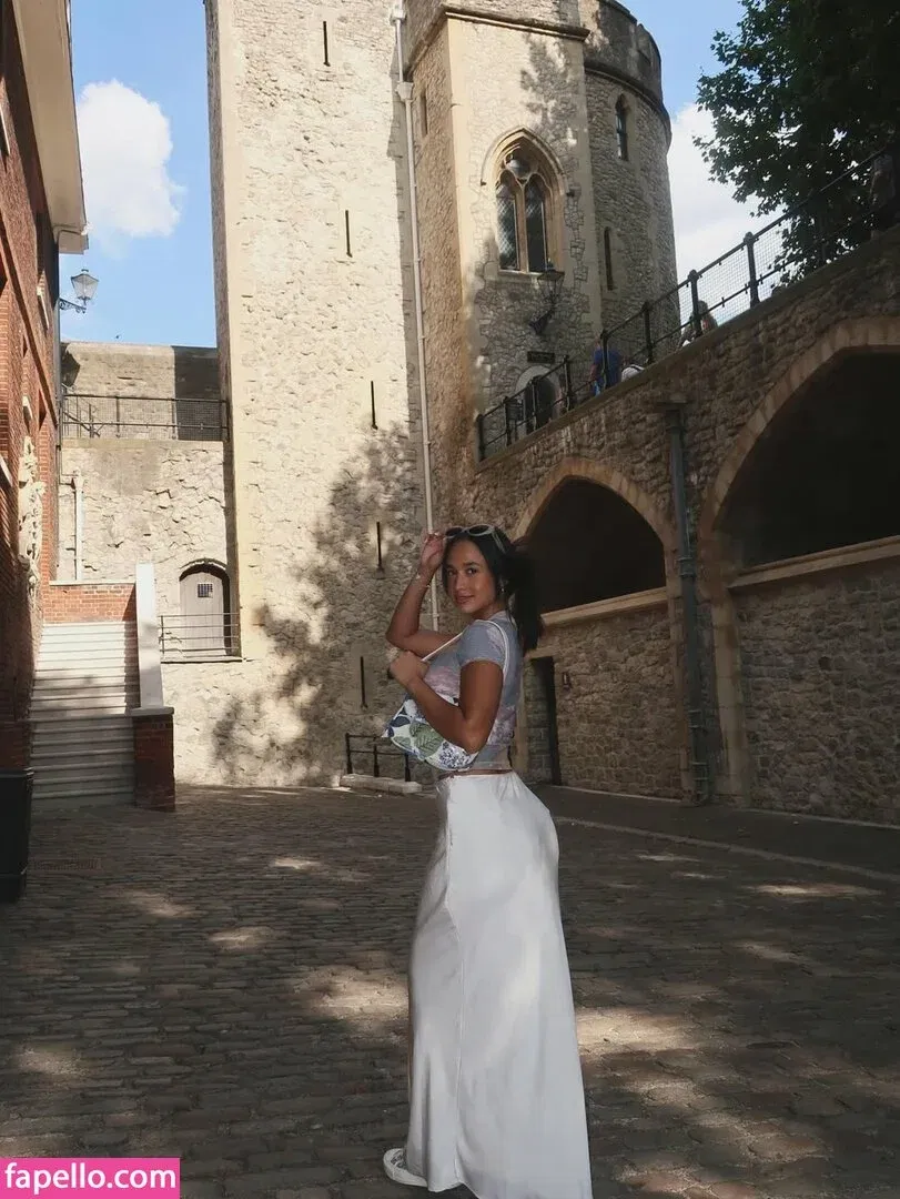 Emily Tosta Onlyfans Photo Gallery 