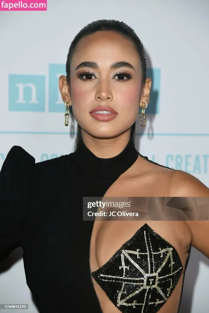 Emily Tosta Onlyfans Photo Gallery 