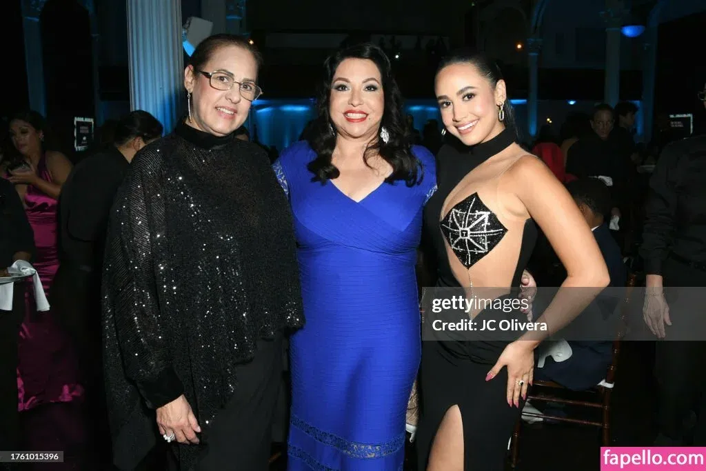 Emily Tosta Onlyfans Photo Gallery 