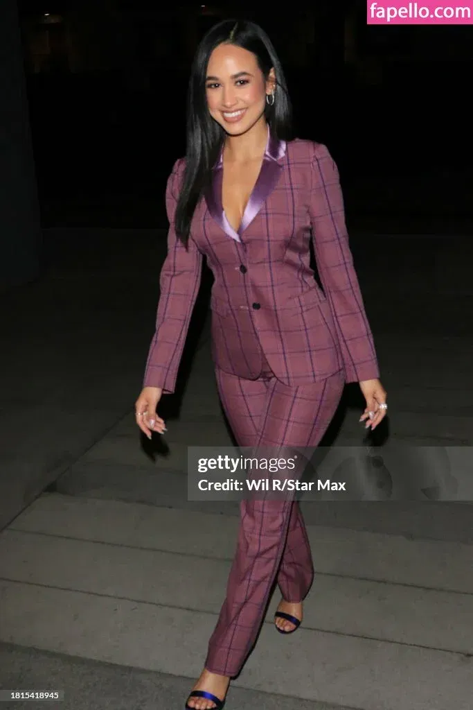 Emily Tosta Onlyfans Photo Gallery 