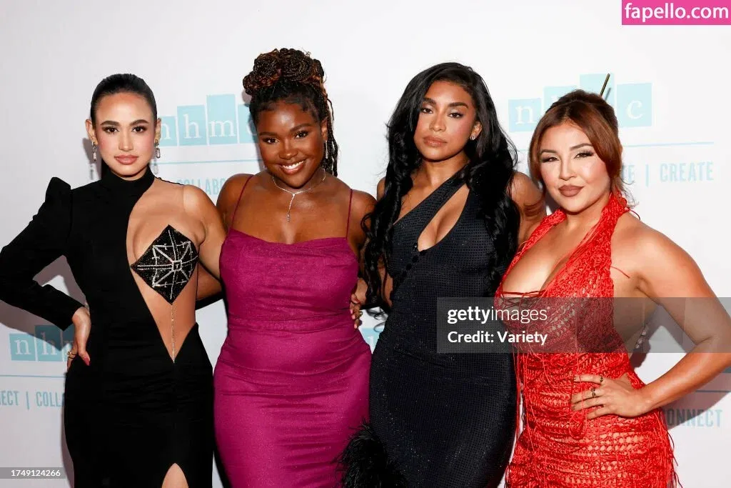 Emily Tosta Onlyfans Photo Gallery 