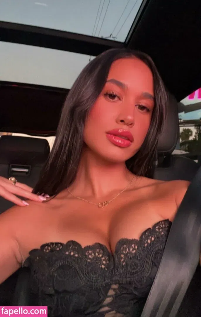 Emily Tosta Onlyfans Photo Gallery 