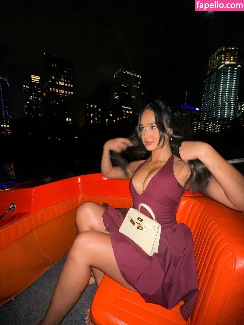 Emily Tosta Onlyfans Photo Gallery 