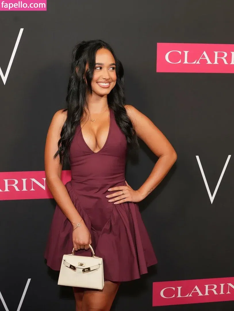 Emily Tosta Onlyfans Photo Gallery 