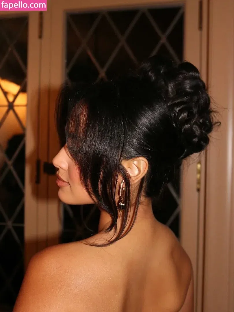 Emily Tosta Onlyfans Photo Gallery 