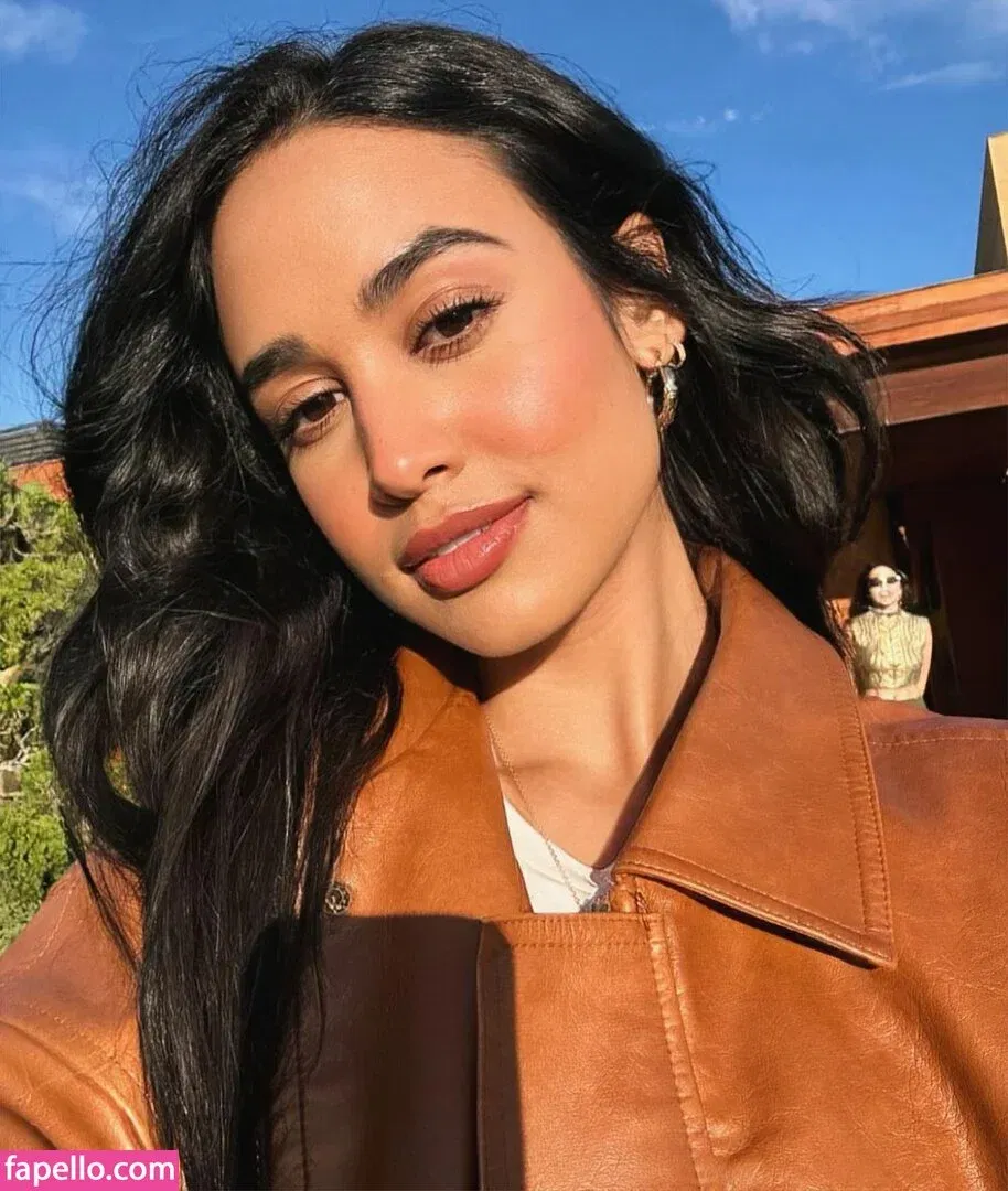 Emily Tosta Onlyfans Photo Gallery 