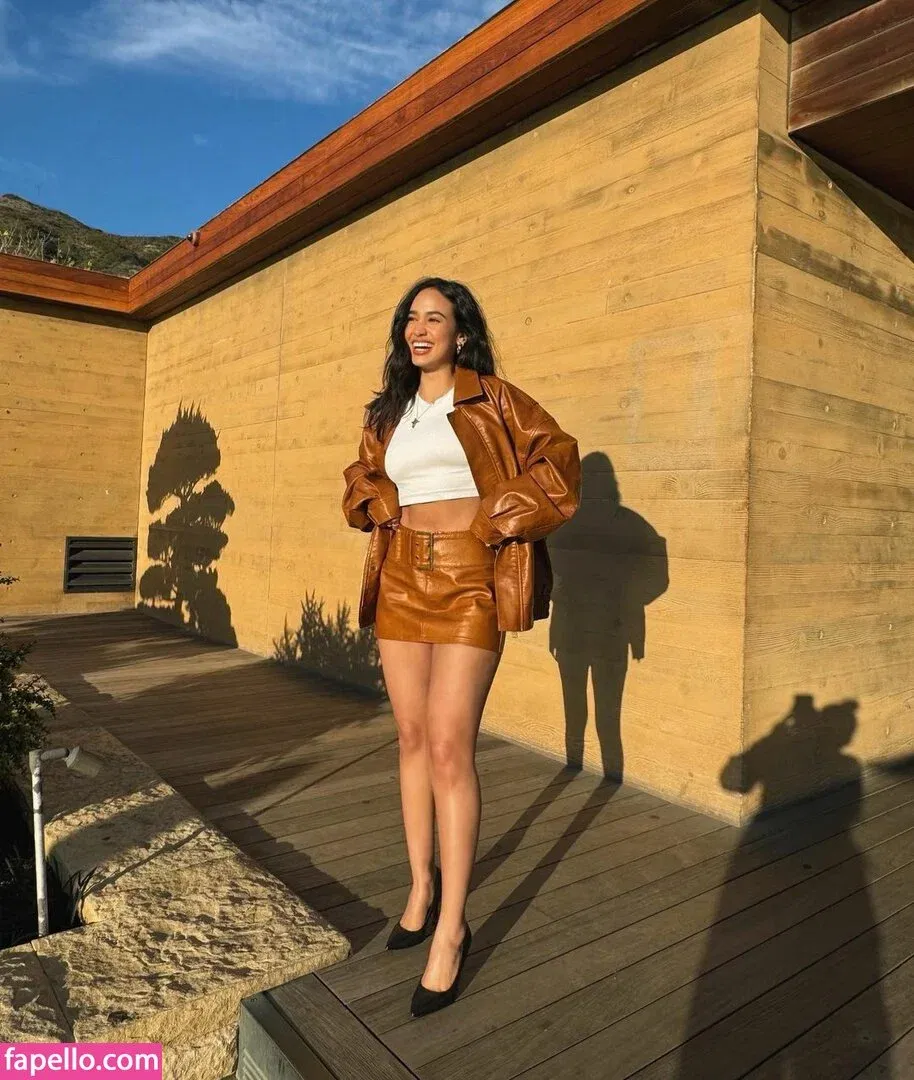 Emily Tosta Onlyfans Photo Gallery 