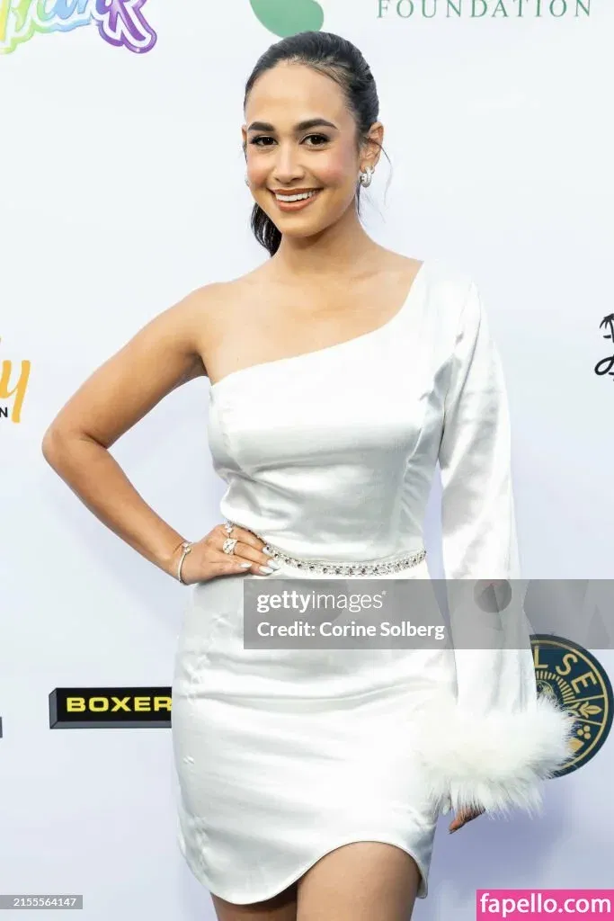 Emily Tosta Onlyfans Photo Gallery 