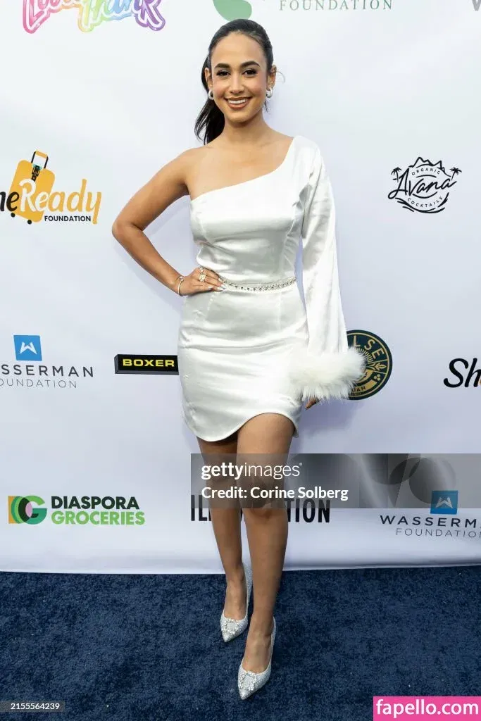 Emily Tosta Onlyfans Photo Gallery 