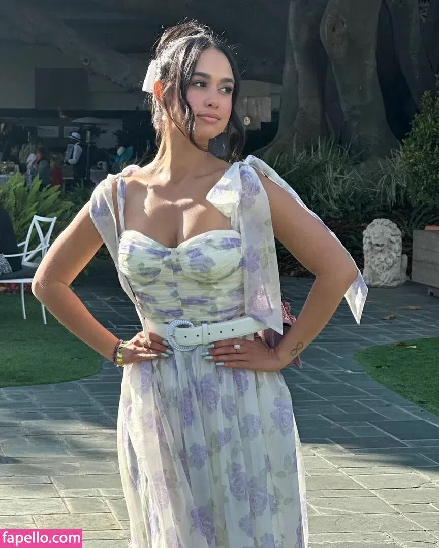 Emily Tosta Onlyfans Photo Gallery 