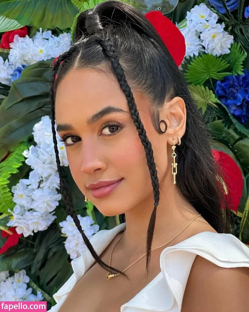 Emily Tosta Onlyfans Photo Gallery 