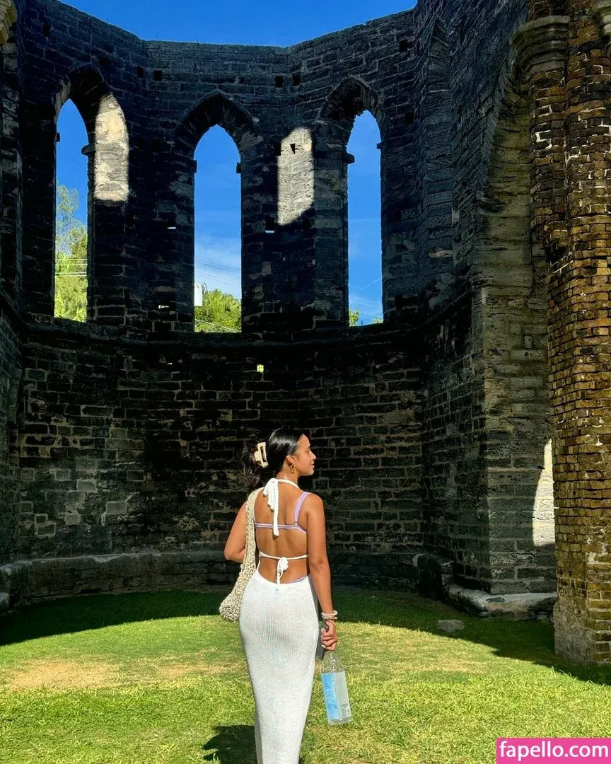 Emily Tosta Onlyfans Photo Gallery 