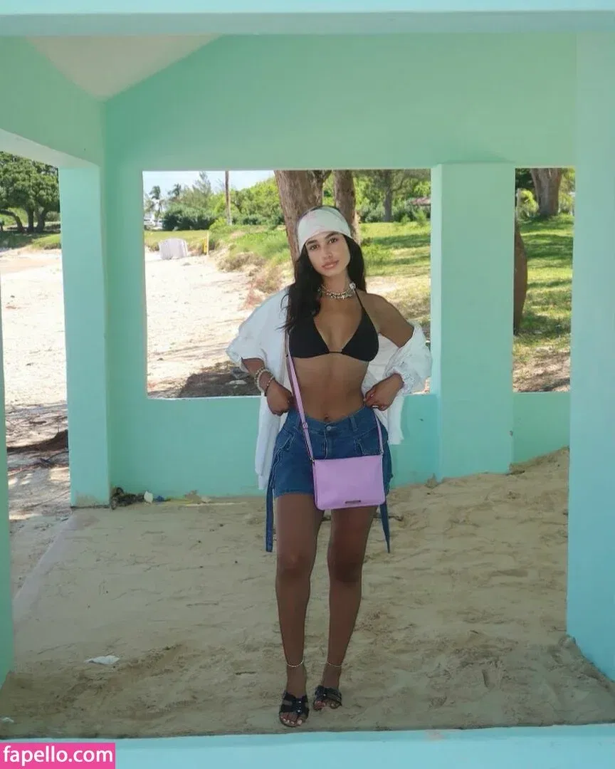 Emily Tosta Onlyfans Photo Gallery 