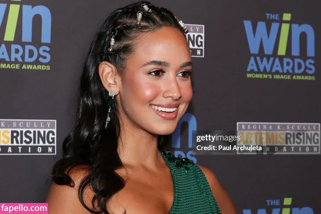 Emily Tosta Onlyfans Photo Gallery 