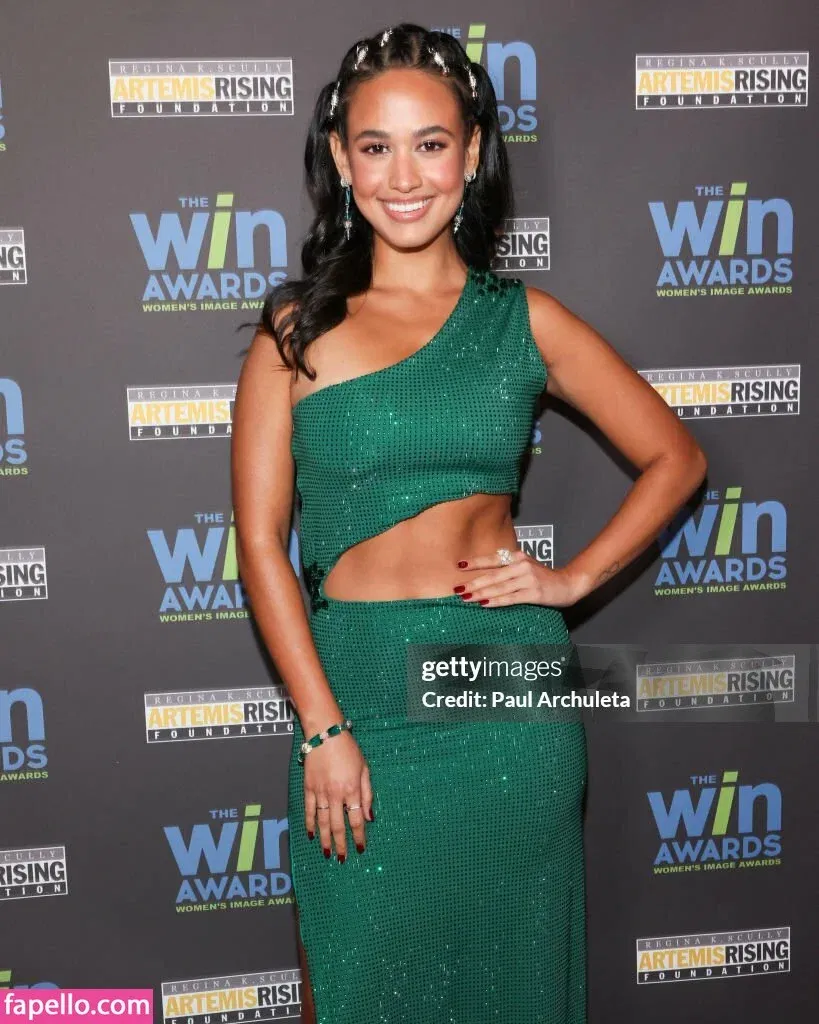 Emily Tosta Onlyfans Photo Gallery 