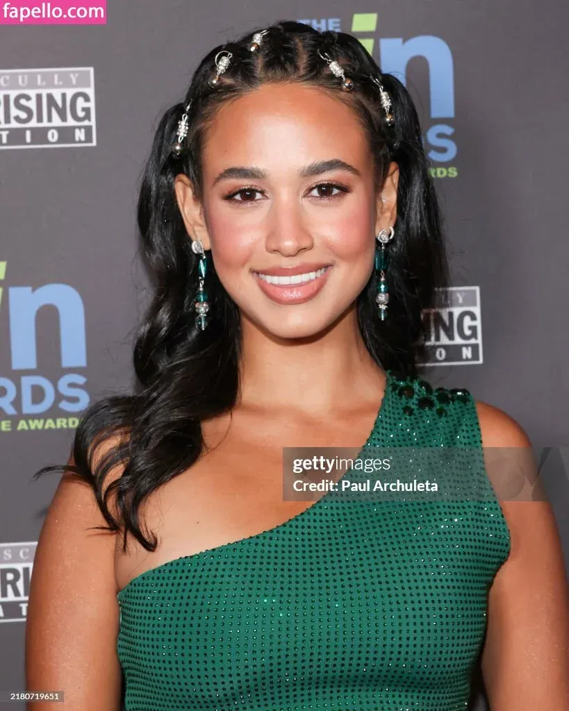 Emily Tosta Onlyfans Photo Gallery 