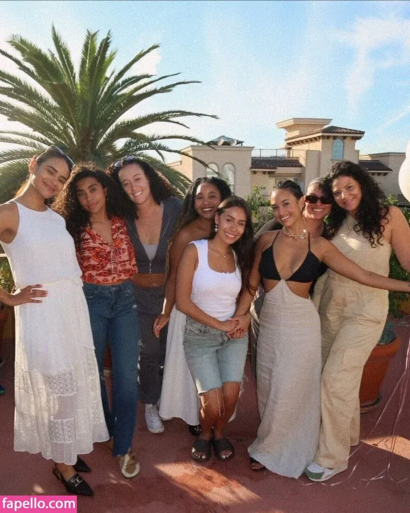 Emily Tosta Onlyfans Photo Gallery 