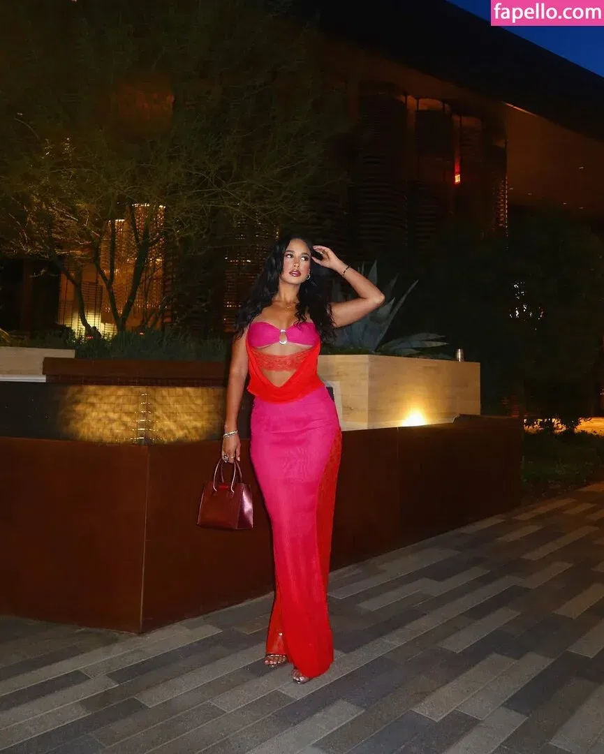 Emily Tosta Onlyfans Photo Gallery 