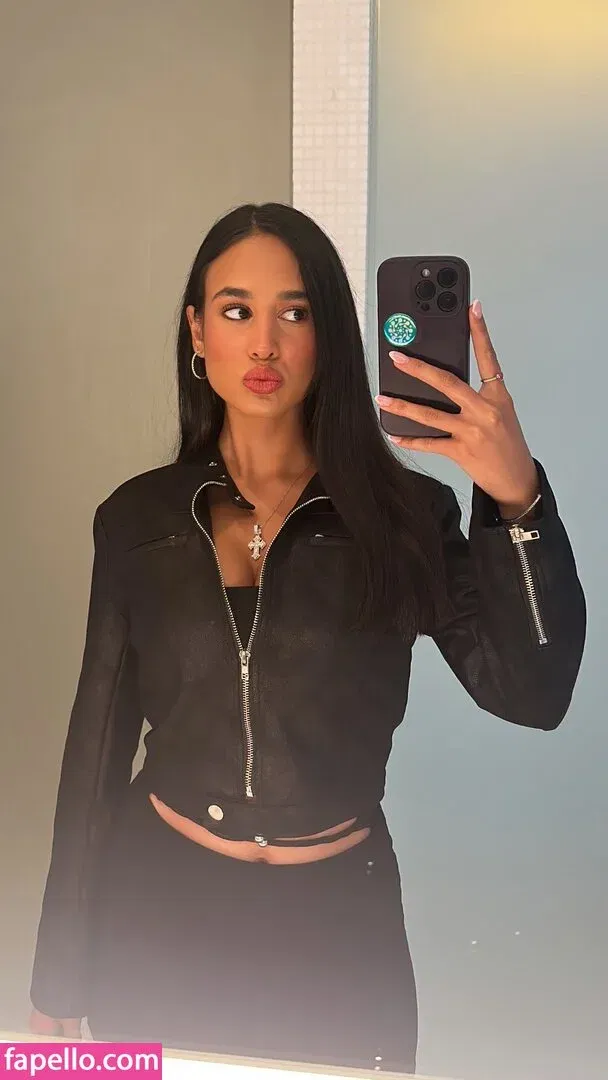 Emily Tosta Onlyfans Photo Gallery 